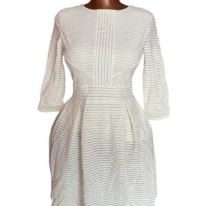 Une robe blanche ( friperie premier choix )