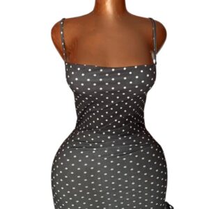 Une petite robe sexy noir (friperie premier choix )