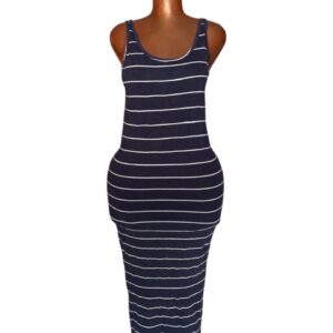 Une robe bleu (friperie premier choix )