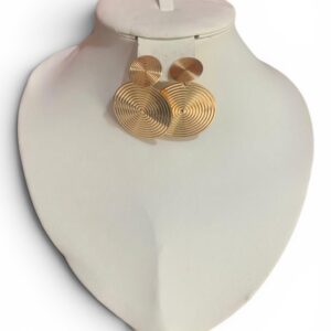 Une paire de boucles d'oreilles
