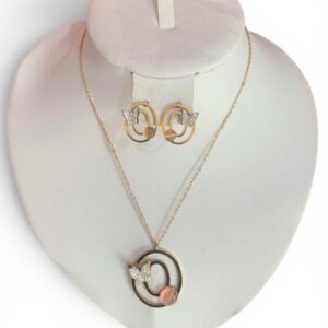 Ensemble bijoux pour femme ( boucles d'oreilles et chaîne)