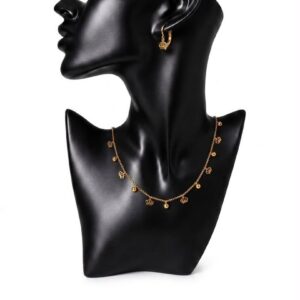 Parure chaîne et boucles d'oreilles couronnes et perles dorées